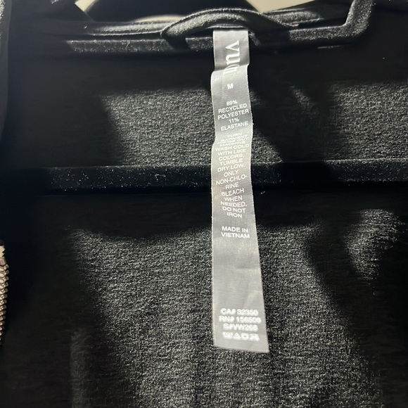 Vuori performance jacket with hoodie,size M, excellent condition.black or brown. - Picture 2 of 3